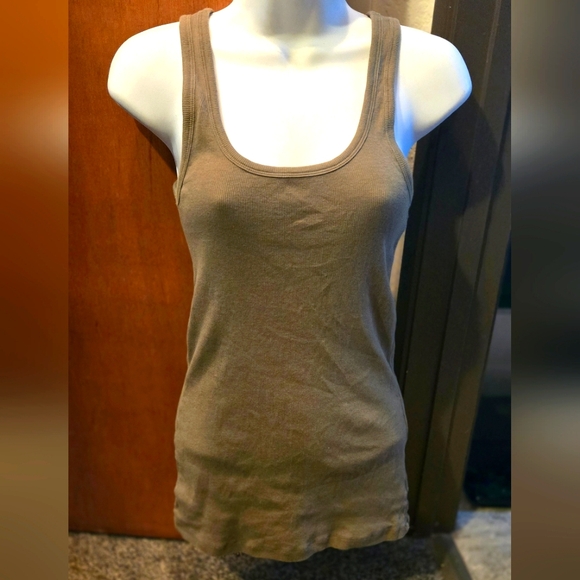 Gap Tops - Gap FAVORITE tank top olive green/brown NEW no tags never worn szM